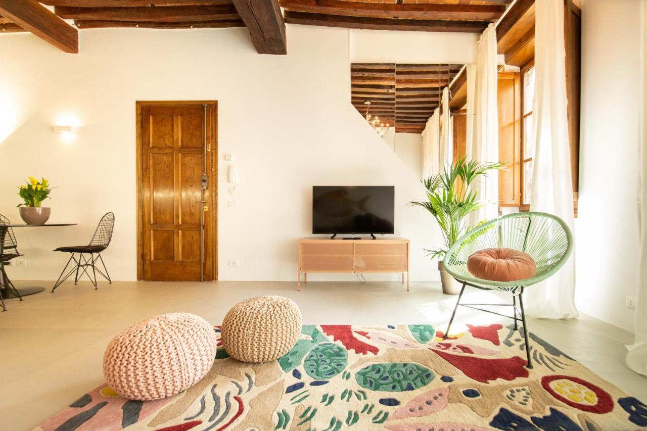 La Corticella Luxury Suite, With Terrace Lucca Bagian luar foto