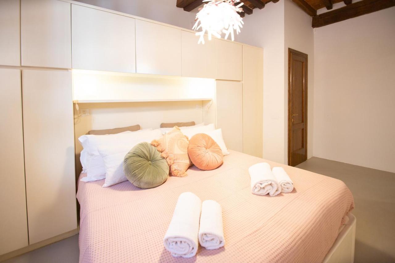 La Corticella Luxury Suite, With Terrace Lucca Bagian luar foto